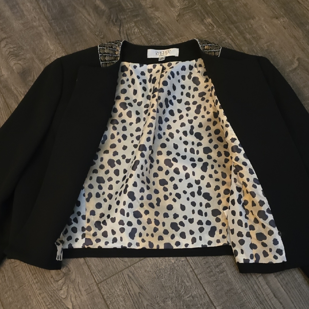 Kasper Black Cropped Blazer with Embellished Collar - Picture 5 of 5